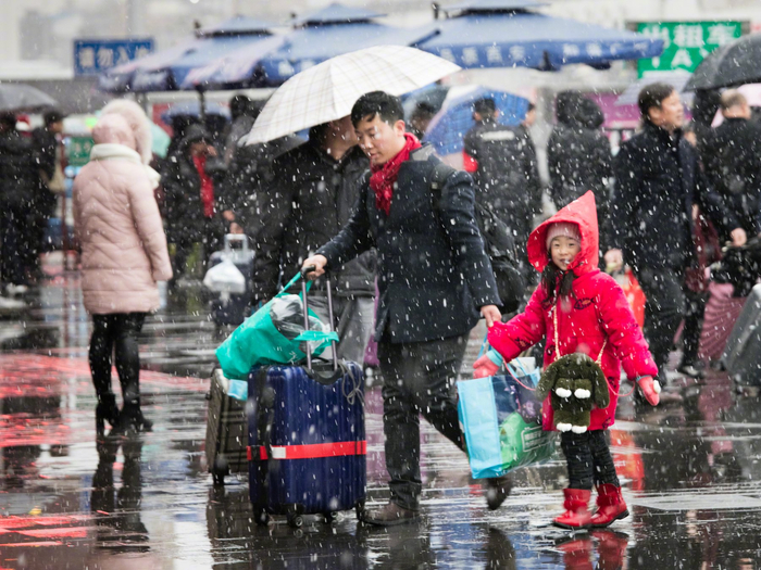 春节临近打工人们陆续返乡过年虽然大家打的工各不相同