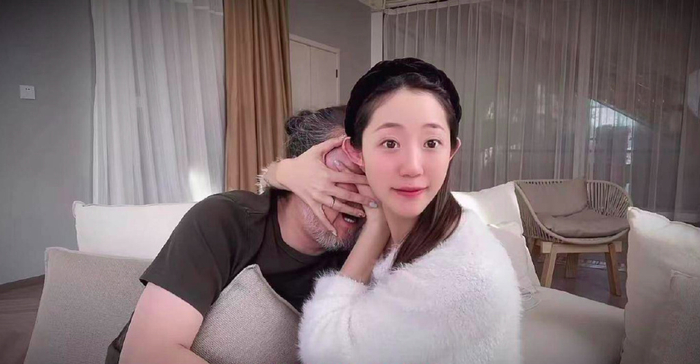 万千惠首谈相差25岁婚姻:21岁与46岁三宝一见钟情,觉得相差不大|千惠