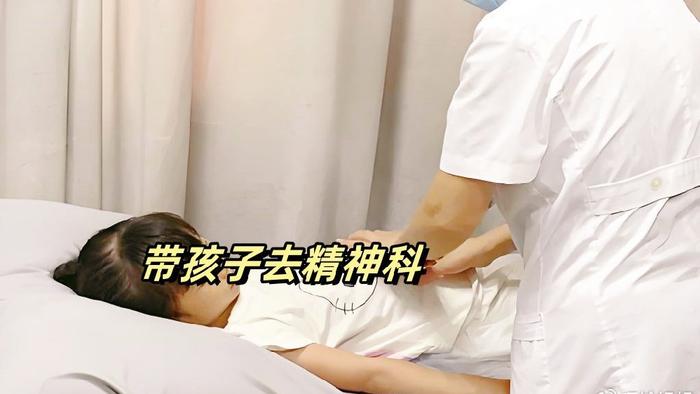 博士夫妻生下超高智商的“神童”，体检时医生却说：赶紧去精神科