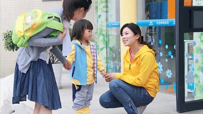 开学后这4种接娃方式，很容易惹老师“反感”！许多家长还不自知