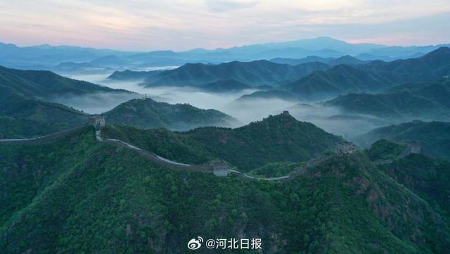 河北承德：雨后金山岭长城现云海景观