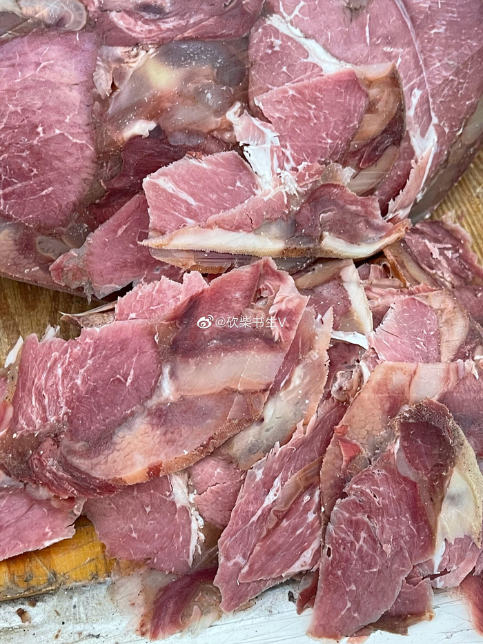 压板肉是济源特色美食,有点类似商丘的垛子肉但做法略有不同