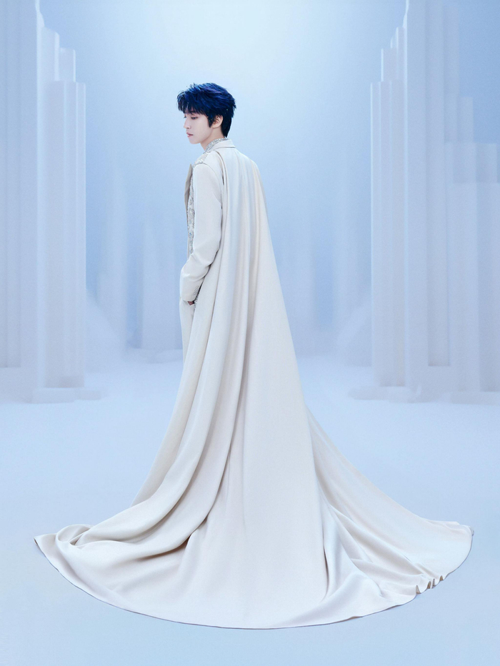 在tfboys十年之约演唱会上的两套look|tfboys|演唱会|王俊凯_新浪新闻