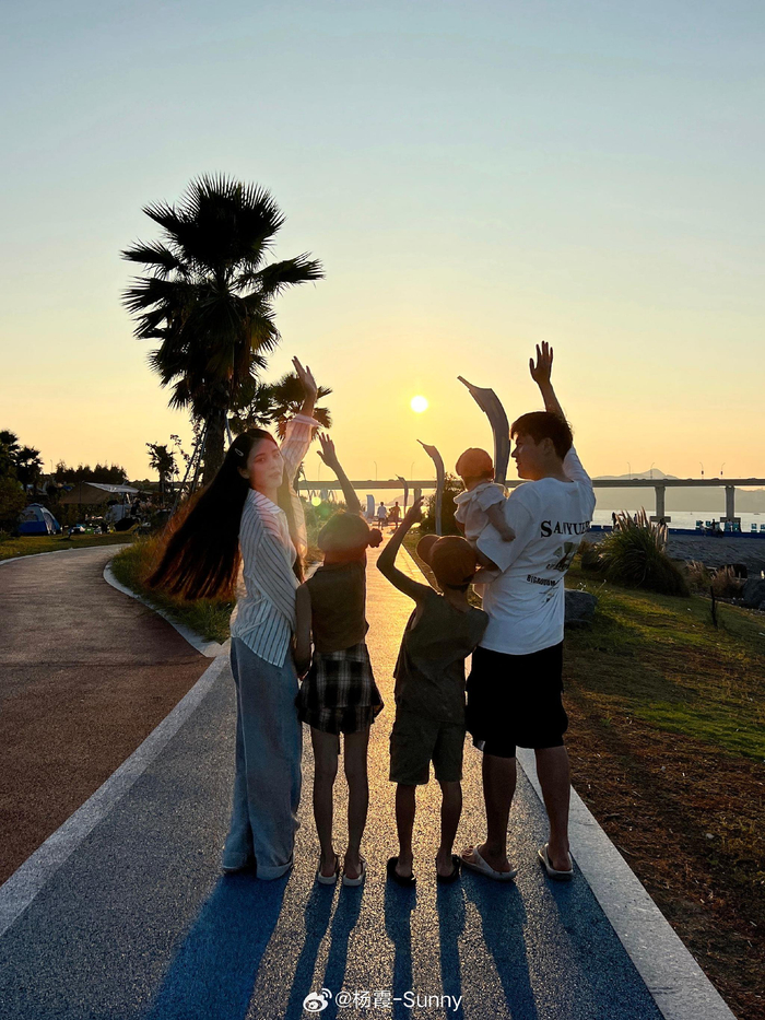 78 67头条号入驻杨霞-sunny一个美妆博主同时是2个孩子的