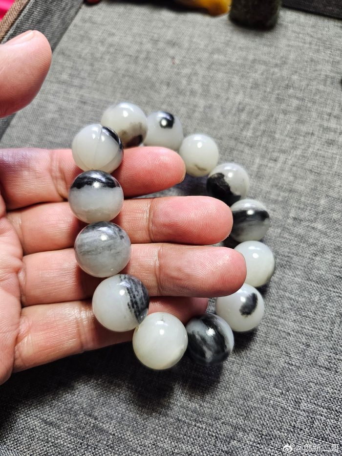 水墨青花和田玉籽料