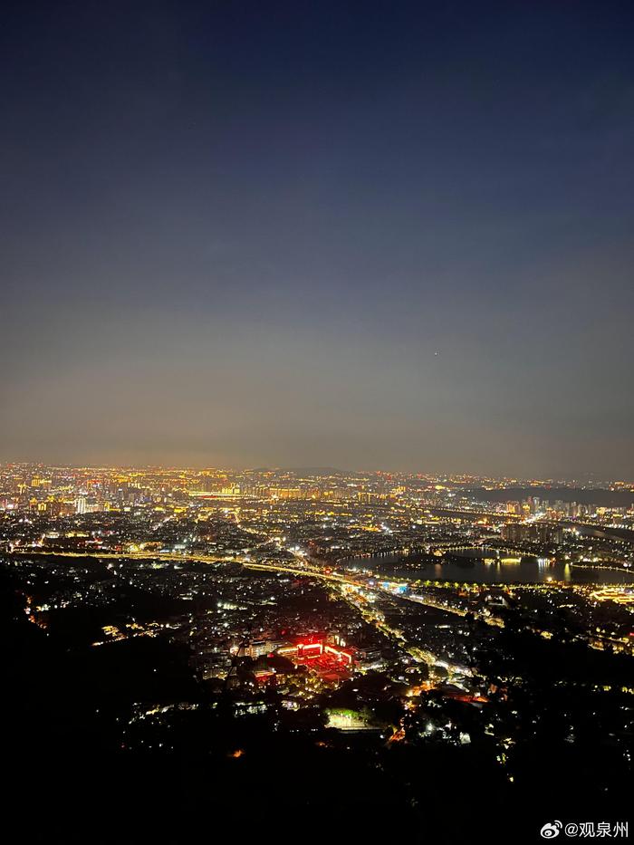 一起到清源山顶吹吹风,俯瞰泉州城市夜景!