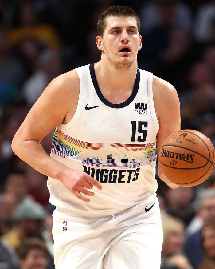 约基奇加盟太阳构想曝光三巨头阵容能否打破勇士湖人垄断