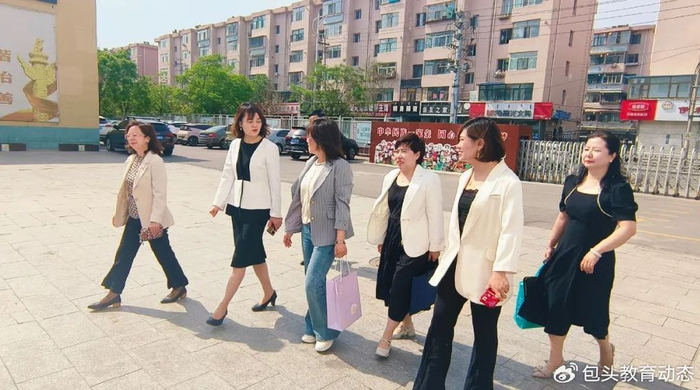 首先,谭丽娜副校长代表学校重点介绍了学校围绕"双减""五个管理"工作