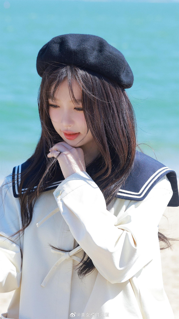 虞书欣夏日海边水手服