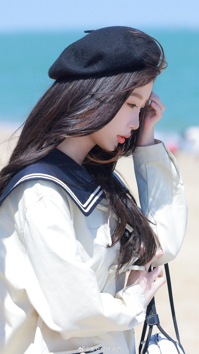 虞书欣夏日海边水手服