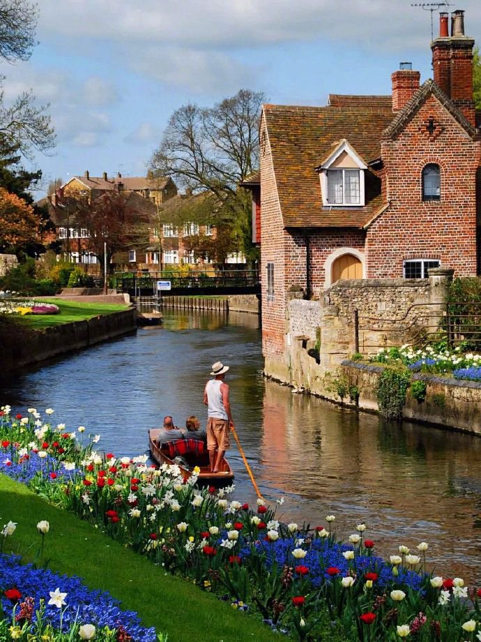 英国童话小镇像油画一样美