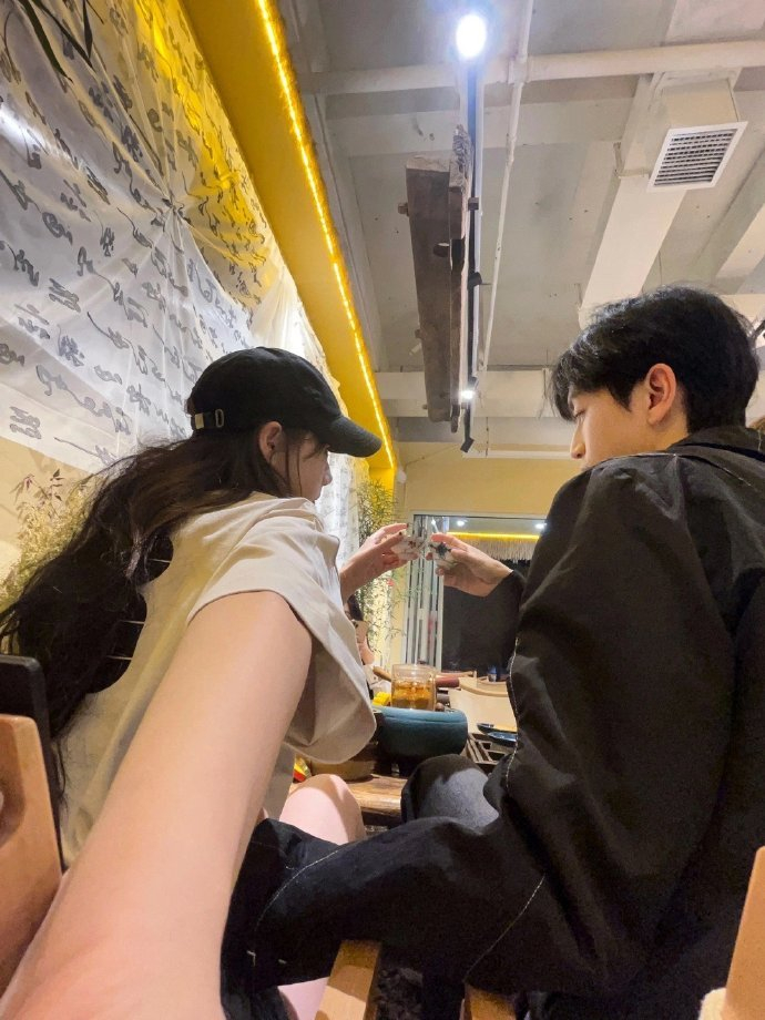 存一些情侣见面拍照姿势