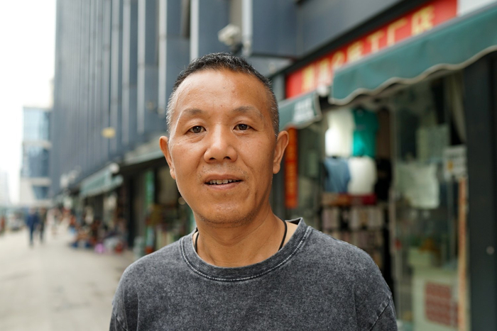 "把我养的人养大,把养我的人送走.