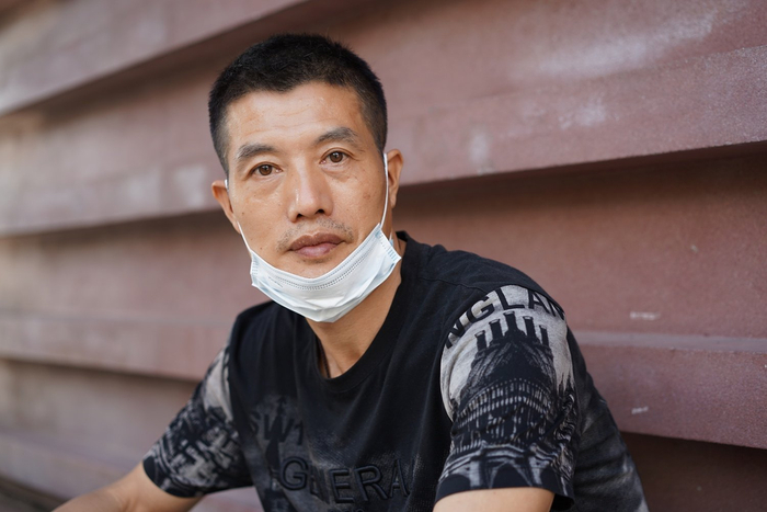 "虽然没在深圳买房子,但我养大了四个孩子.