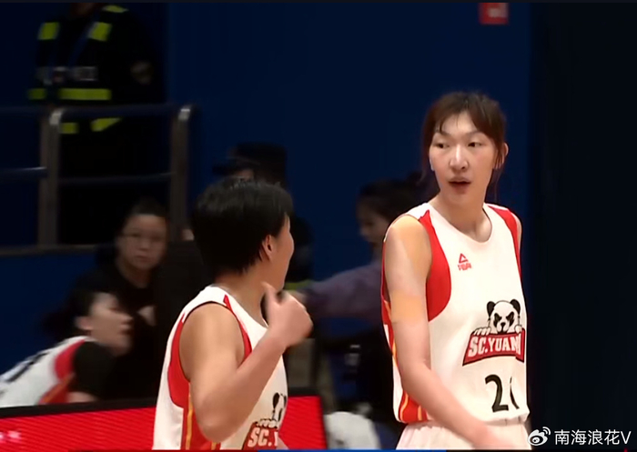 内蒙古女篮终结四川10连胜29岁内线悍将砍33分18板完胜韩旭