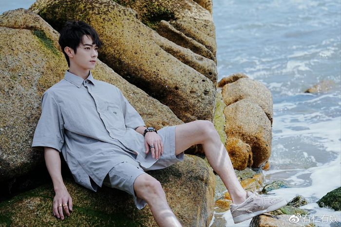 许凯185的身高,的确不管在哪部剧里看上去都没那么壮硕,即便是胖了,也