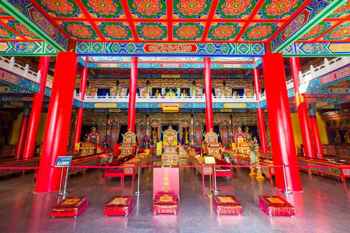 乌兰浩特有一座葛根庙,是东北地区最大的喇嘛庙,建筑充满特色|葛根庙