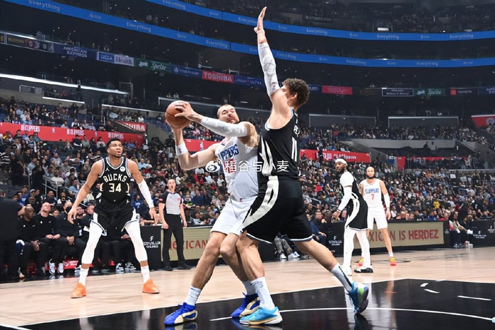 确实是明显回暖了快船内线大将的手感看起来相当不错