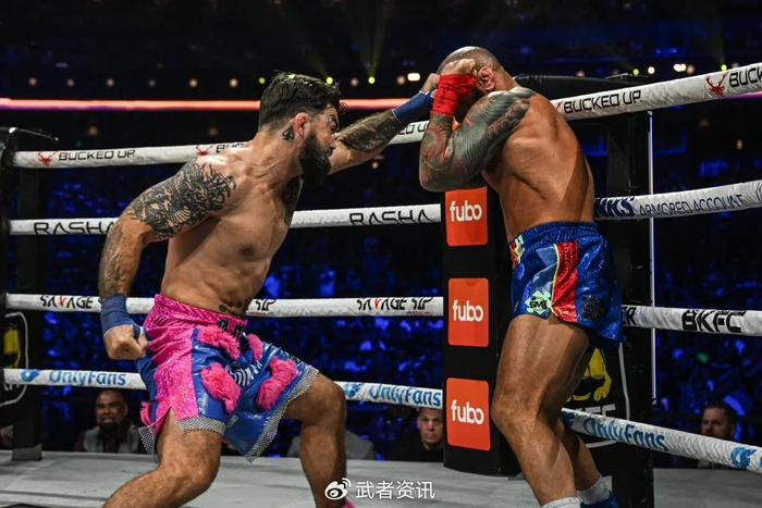 麦克·佩里bkfc裸拳赛首局tko蒂亚戈·埃尔维斯