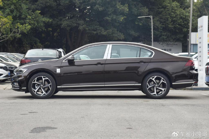 新款即将上市,大众迈腾限时优惠5万元!2.0t入门版16.19万起售