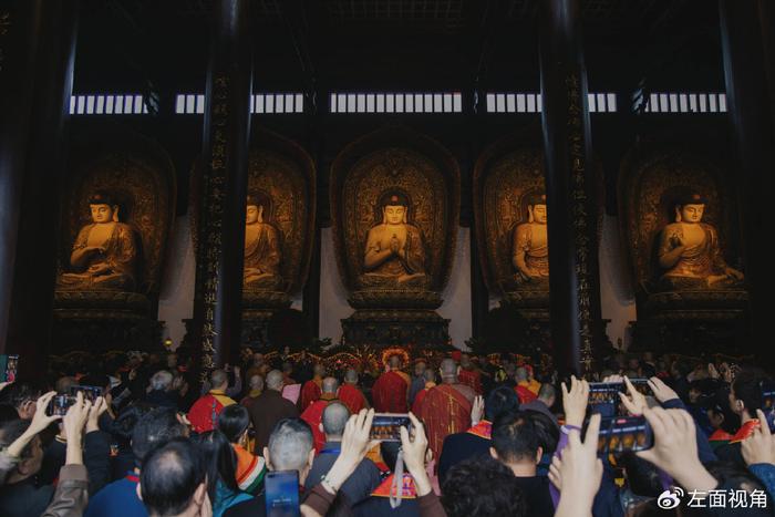 项亮月女士出席宁波香山教寺开光庆典