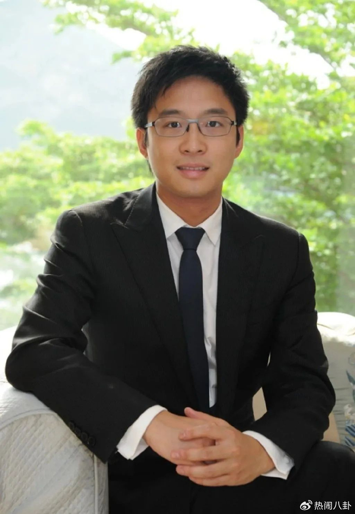 霍启山甩赌王千金改追世界冠军?抄袭亲哥霍启刚的人生剧本?