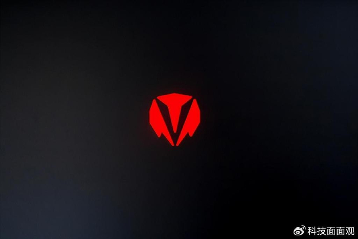 神舟高端本换LOGO遭吐槽,网友:这标好像在哪儿见过!__财经头条