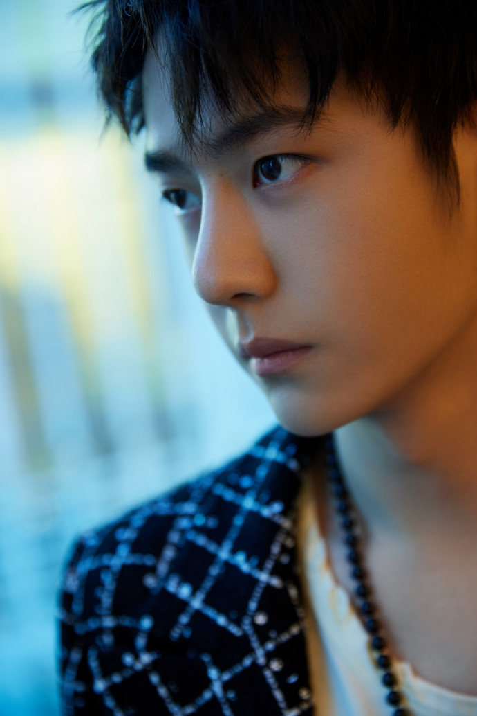 王一博尖叫之夜造型来了