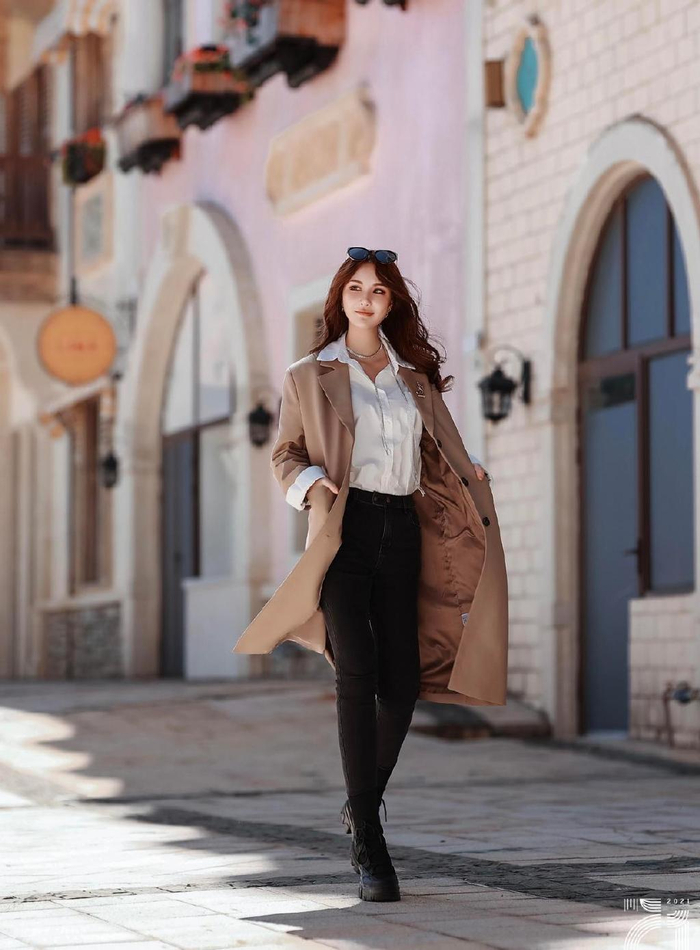 《时尚北京》杂志专访女演员,歌手张一禾:在春天绽放多元人生