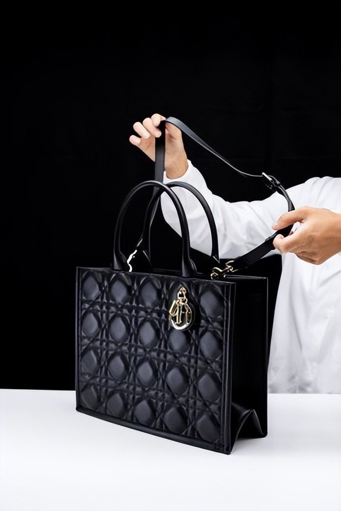 迪奥包包,时尚与经典的完美轮回