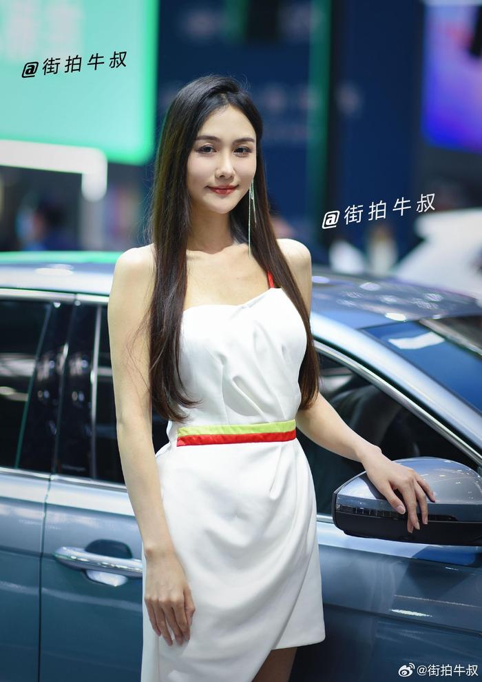 长发气质美女