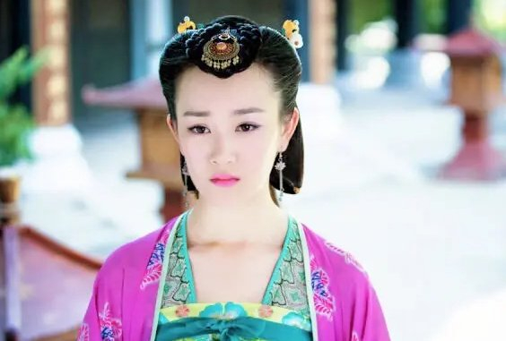 尤其是《美人心计》中,她仅用三秒钟的镜头,就直接美出了圈,被网友