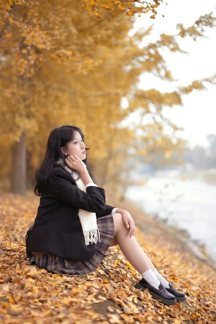 一个人拍照也能美美的,推荐8个自然好看的姿势,新手也可用