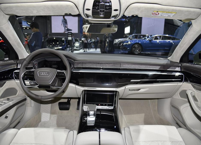 80万的奥迪a8l降了4万块有没有吸引力诱人不