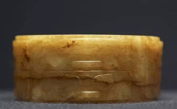 顶天立地的古代玉琮