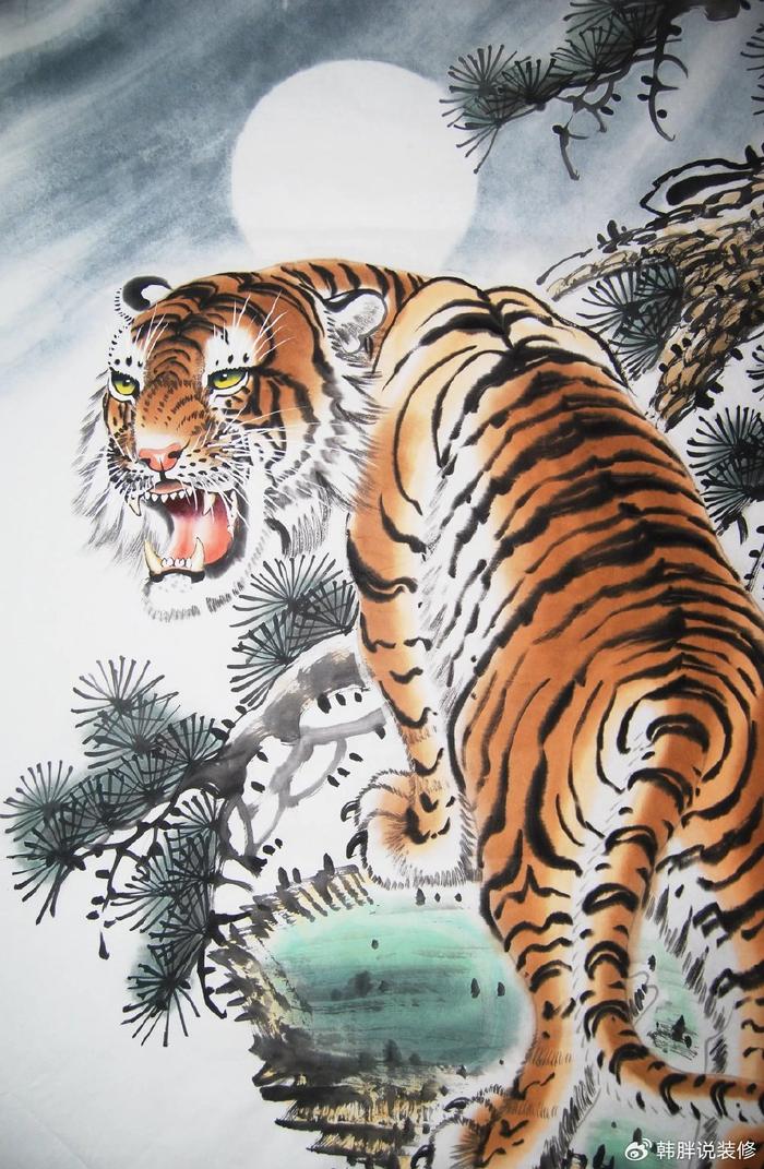 在古代,武将都会在家里的厅堂中间悬挂老虎的画像