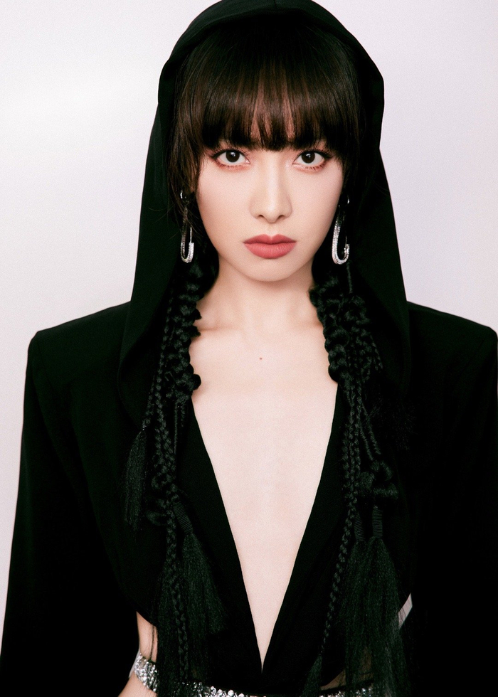 宋茜暗黑女团妆宋茜深v开到腰