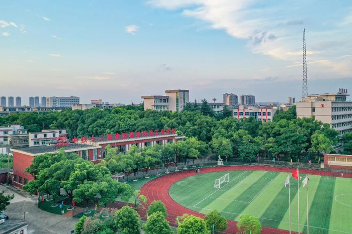 中铁十二局高级技工学校揭牌!|赵玉林|中国铁建|技工_新浪新闻