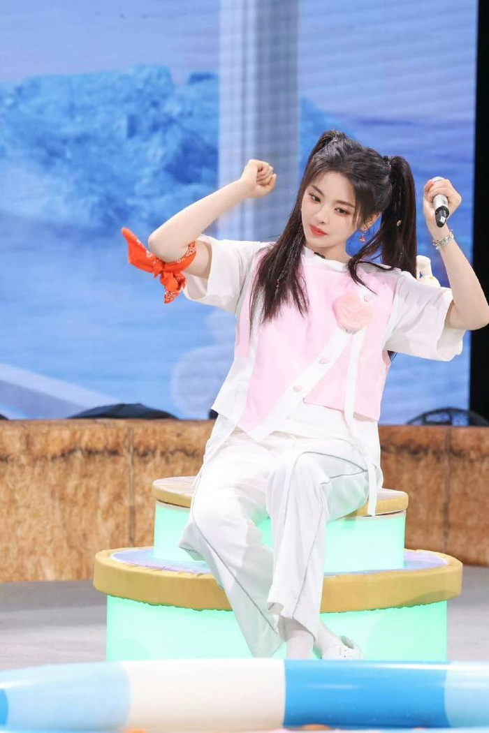 能量偶像人物志:一切幸运皆为厚积薄发——杨超越|杨超越_新浪新闻