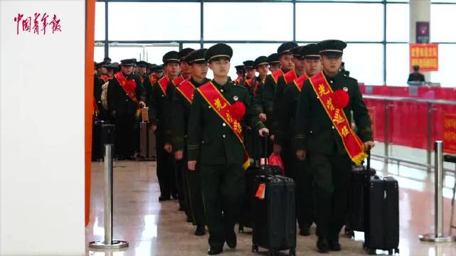 武警江西总队2024年春季退役士兵踏上返乡征程
