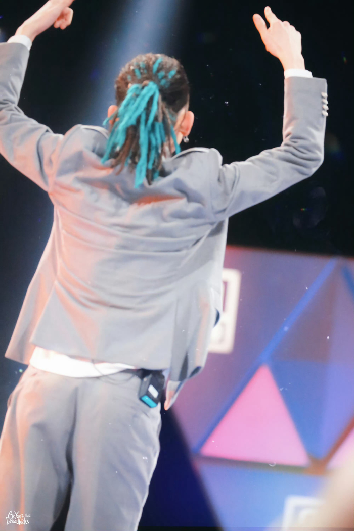 小鬼繁忙的行程在车里直播没错