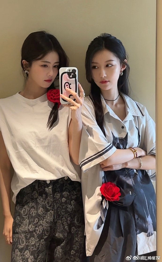 白鹿张鑫自拍也太美了吧和好朋友一起去旅行玩得超级开心祝美女友谊