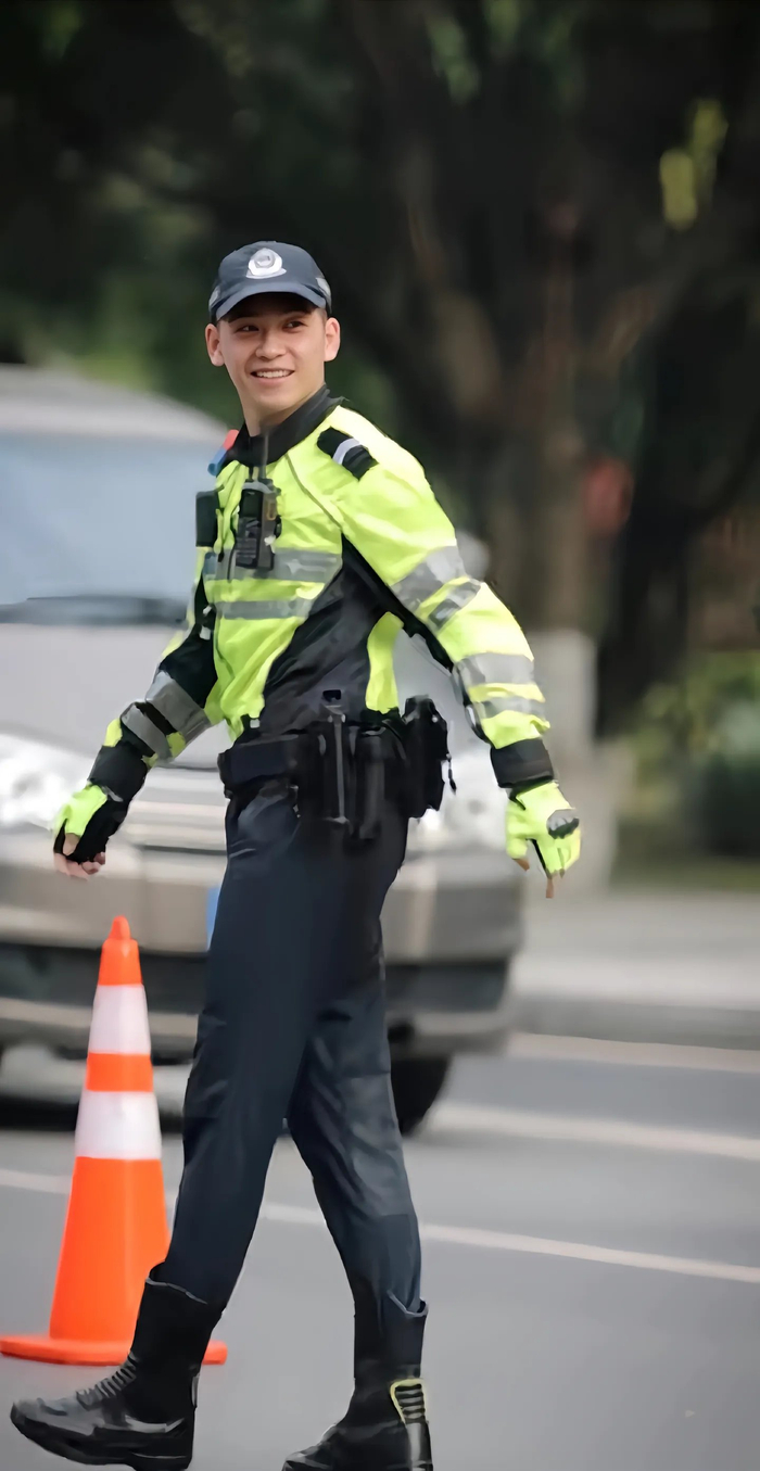 自贡超帅交警, 有人喜欢这一款吗?