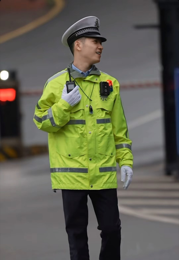 自贡超帅交警, 有人喜欢这一款吗?
