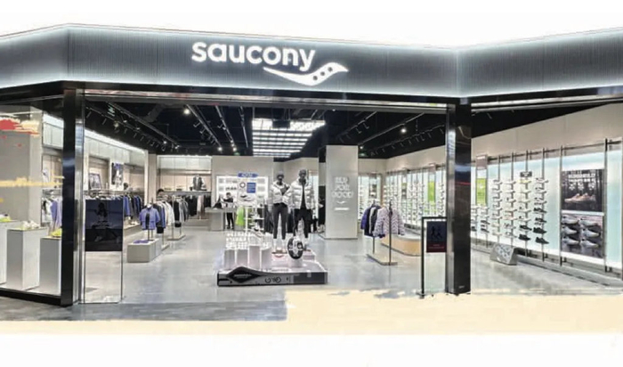 收购5年持续亏损,特步甩掉了k swiss和帕拉丁|索康尼|特步|盖世威