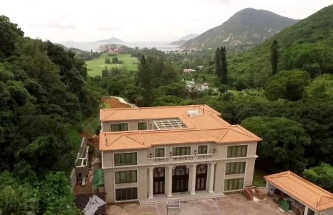 4深水湾道79号深水湾道79号是香港首富李嘉诚的房产,这套房子本来是