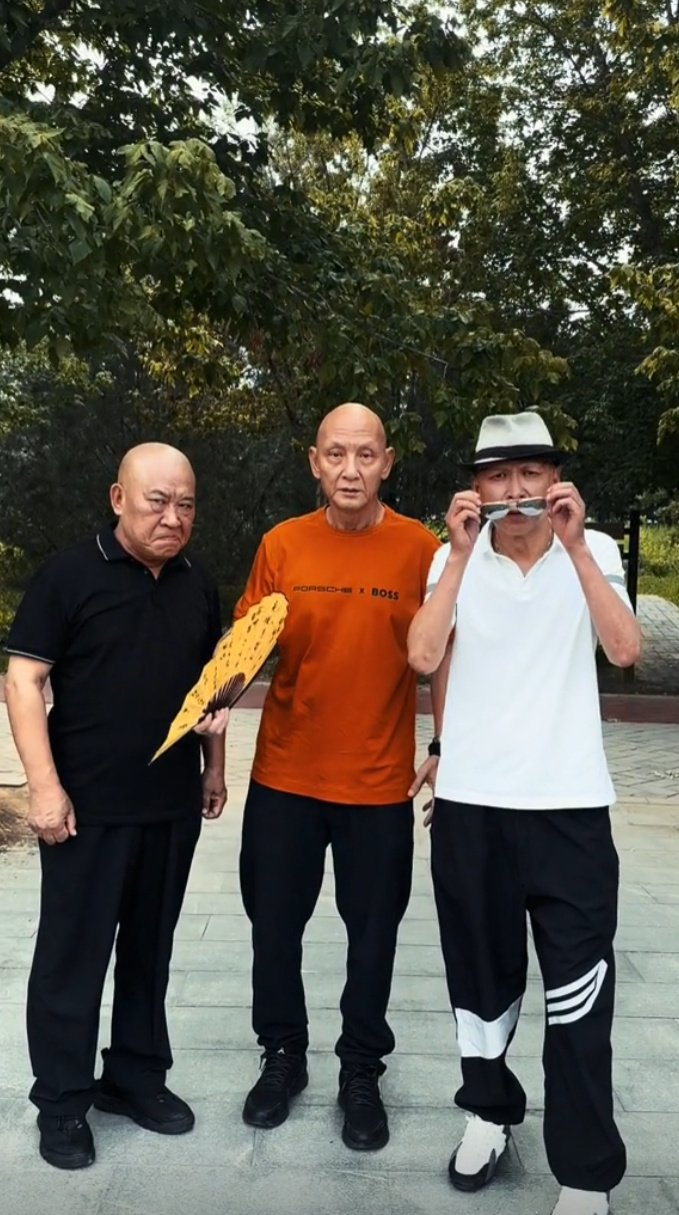 三大反派演员同框斗狠,长得一个比一个丑,妻子却一个比一个漂亮