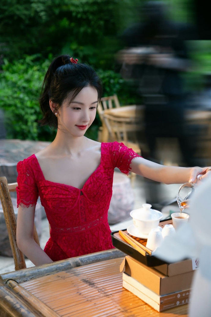 礼服有一种国泰民安的美感美女多发爱看 672/ 6:陈都灵红裙造型来咯