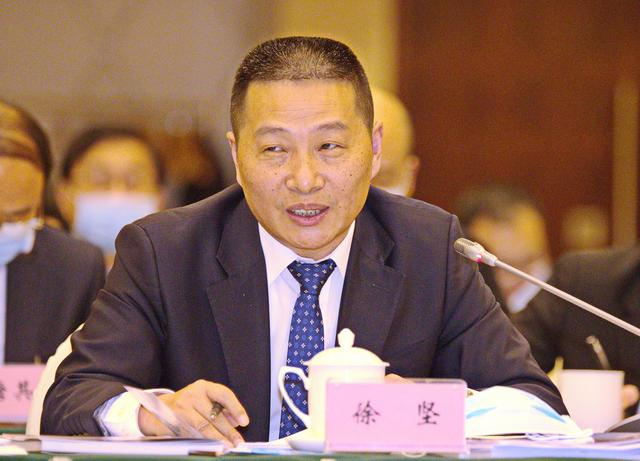 四川省十三届人大五次会议南充市代表团继续审查政府工作报告,计划