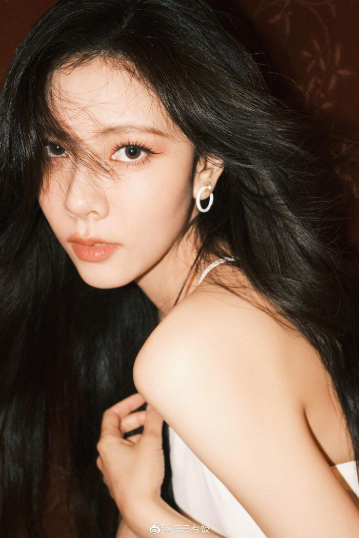 演员@cecilia宋妍霏 释出一组港风复古大片……|宋妍霏_新浪新闻